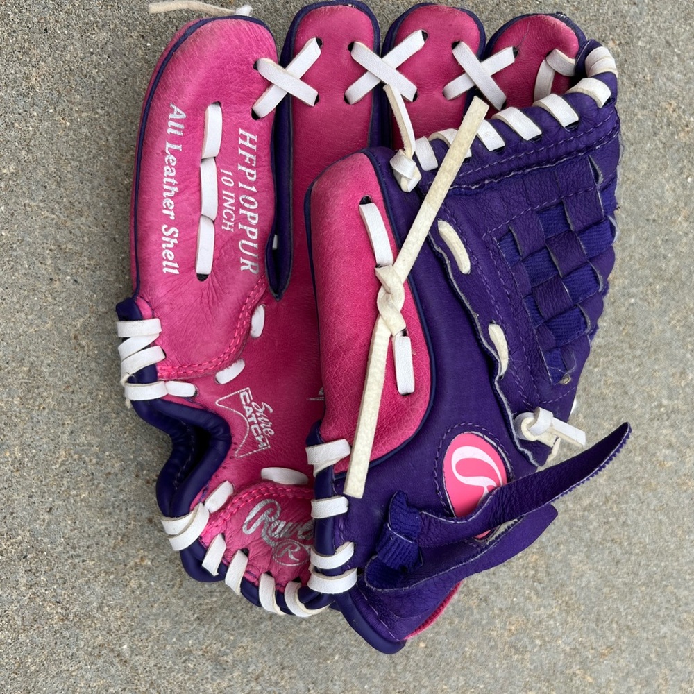 Rawlings 10 inch softball glove left handed glove.